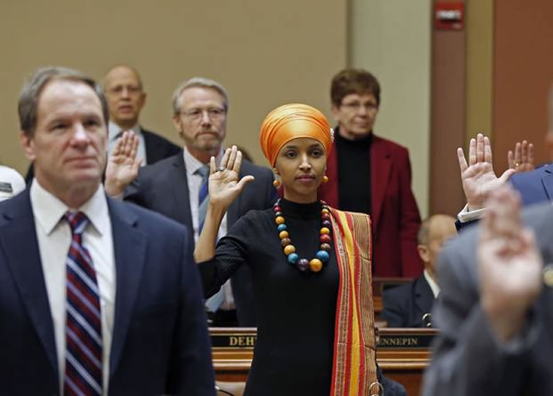 美國首位穆斯林女性立法委員宣誓就職