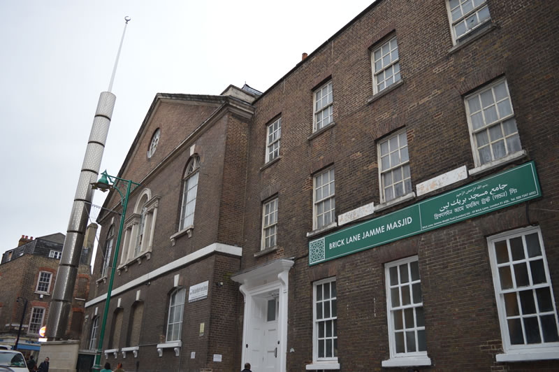 在他鄉築起信仰：清真寺成為英國穆斯林文化據點